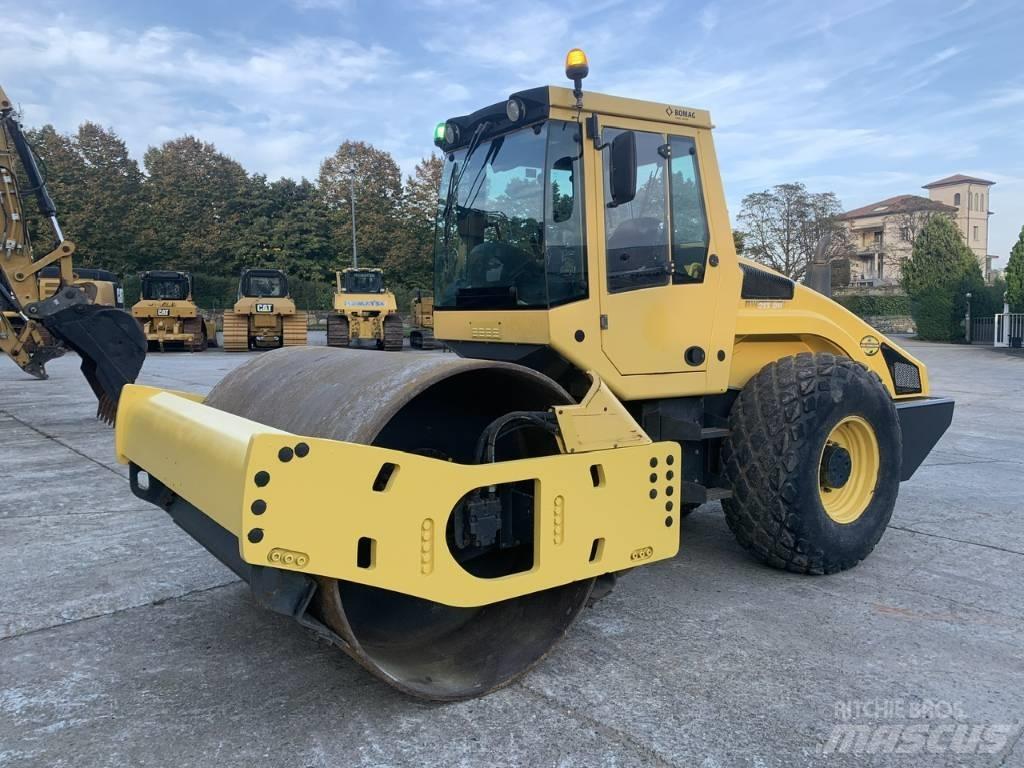 Bomag BW 213 D H-4 Enkelt tromle