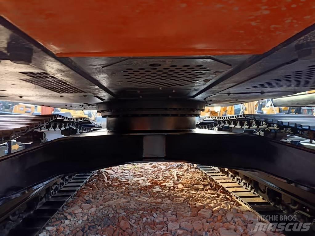 Hitachi ZX210LC Gravemaskiner på larvebånd