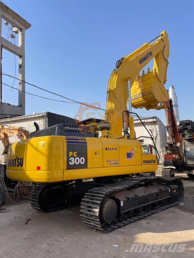 Komatsu PC 300 Gravemaskiner på larvebånd