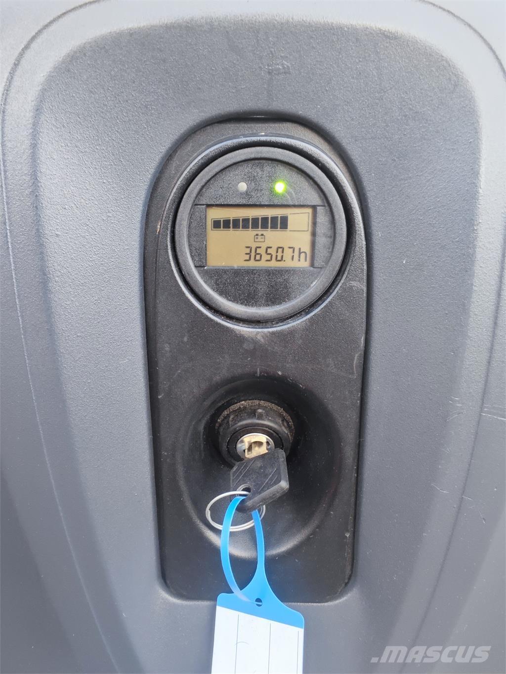 Linde L 12 Selvkørende stablere