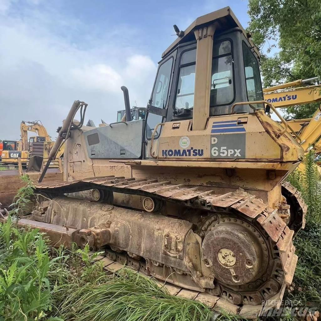 Komatsu D 65 P-12 Bulldozer på larvebånd
