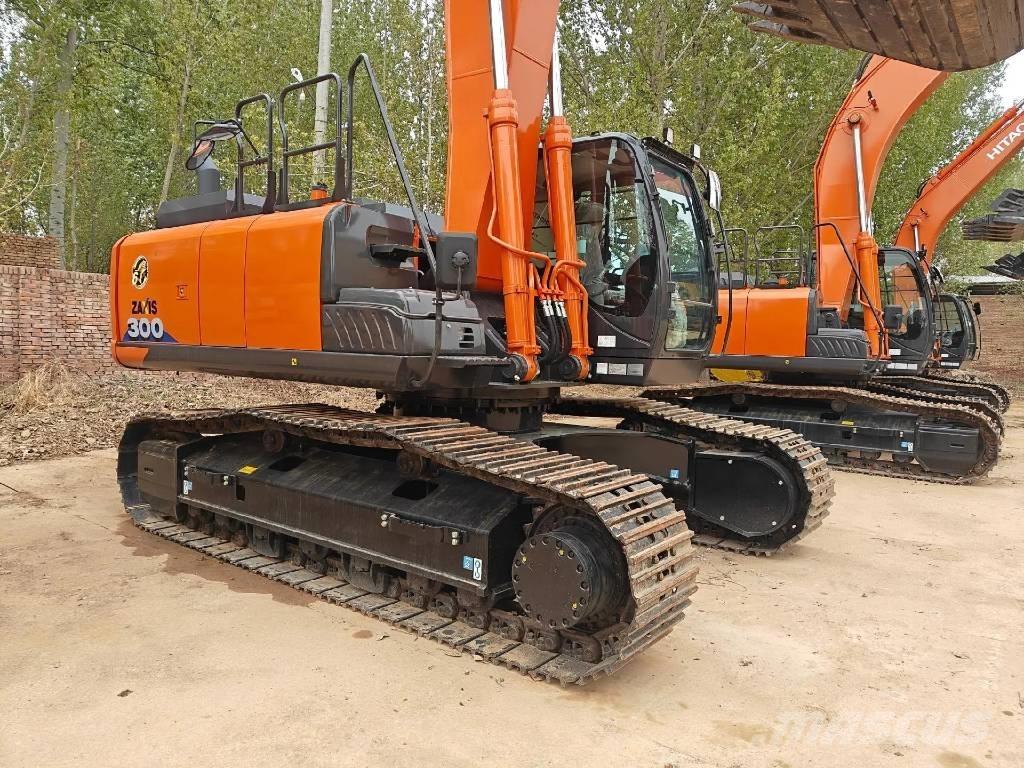 Hitachi ZX300 Gravemaskiner på larvebånd