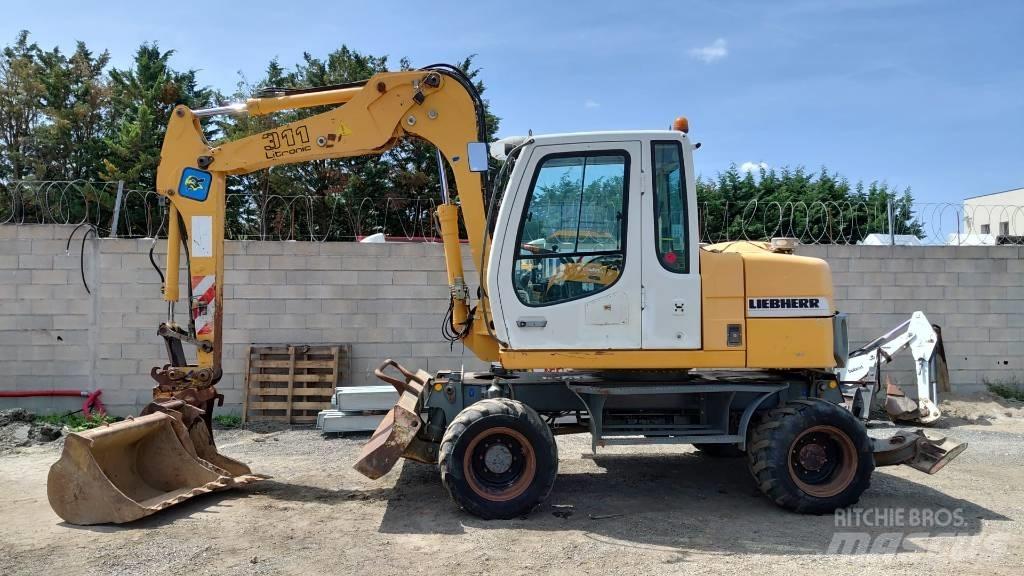 Liebherr A 311 Gravemaskiner på hjul