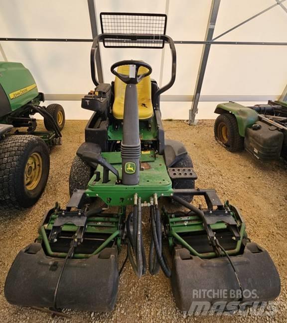 John Deere 2500 A Green plæneklippere