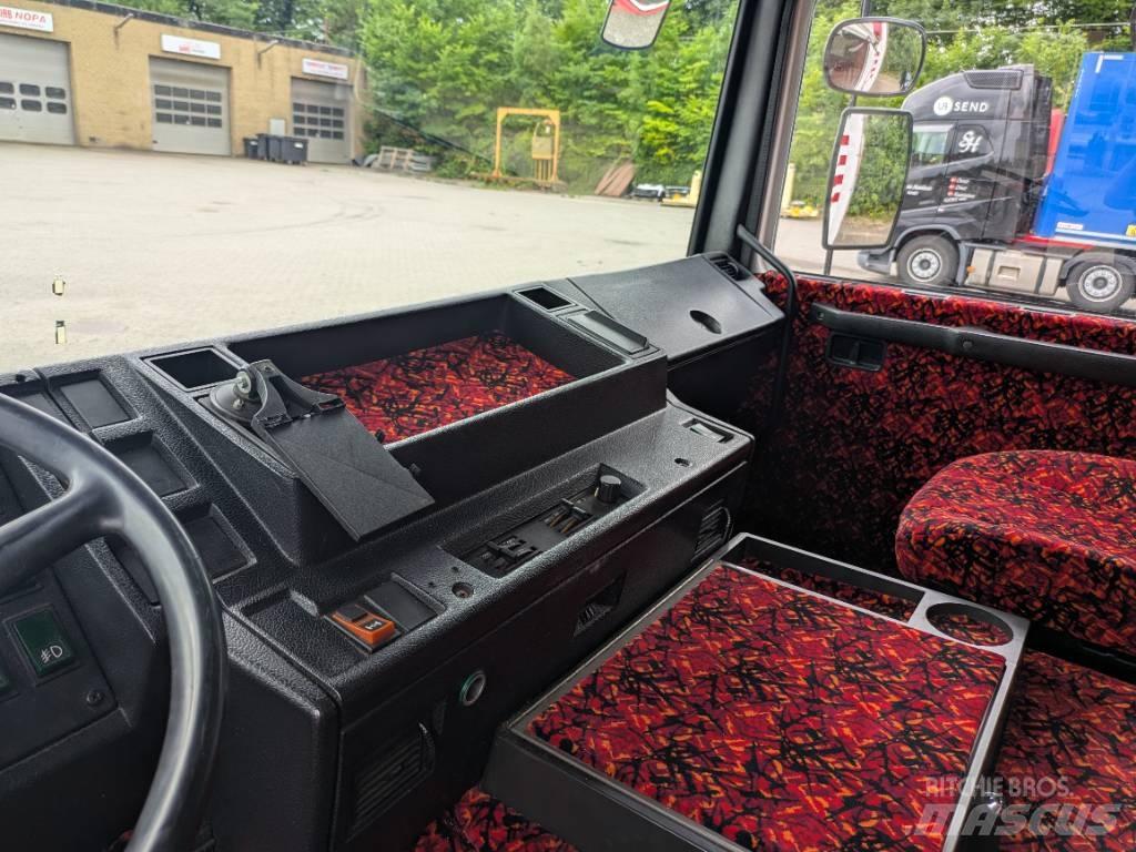 Volvo F 10 Lastbil med lad/Flatbed