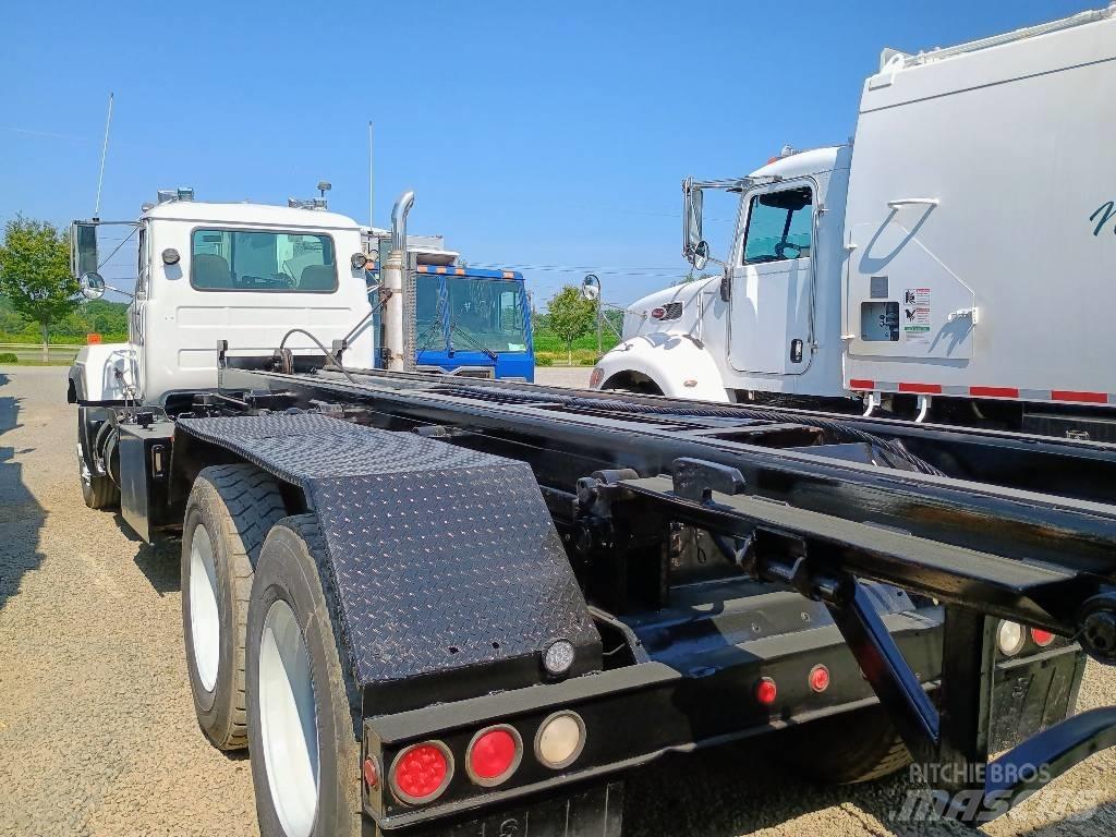 Mack RD 688 S Renovationslastbiler