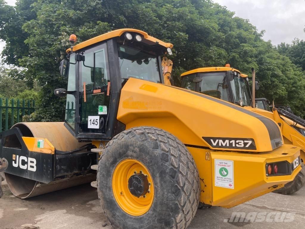 JCB VM137 2015 Enkelt tromle