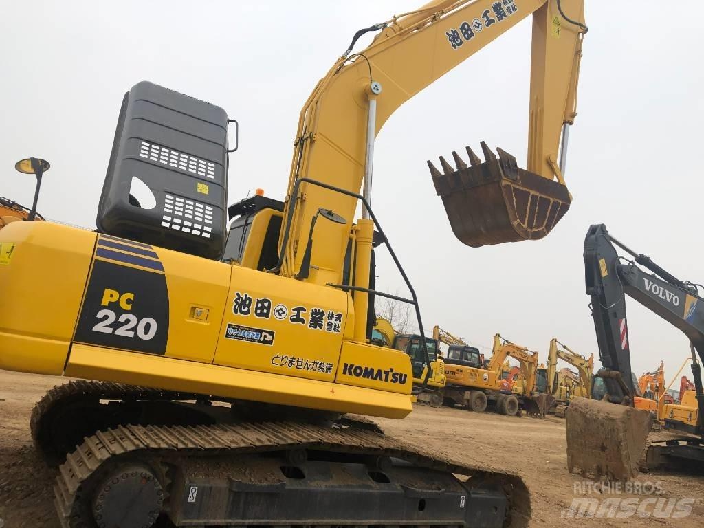 Komatsu 220-8 Gravemaskiner på larvebånd
