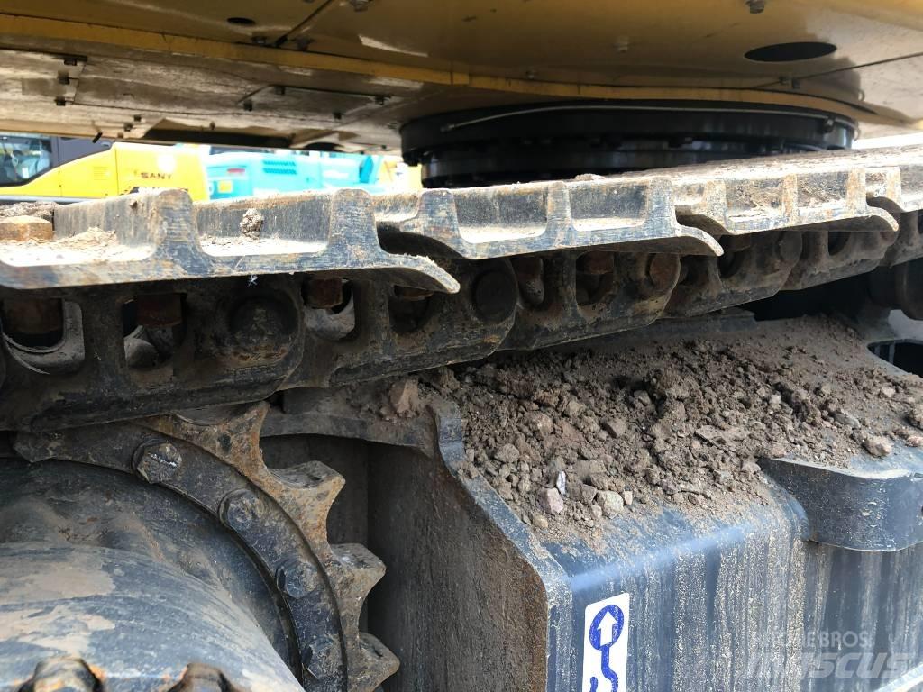 Komatsu 220-8 Gravemaskiner på larvebånd