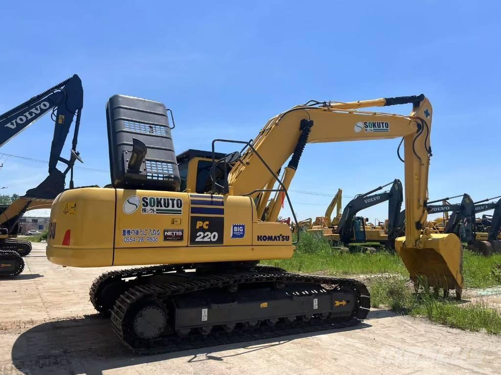 Komatsu 220 Gravemaskiner på larvebånd