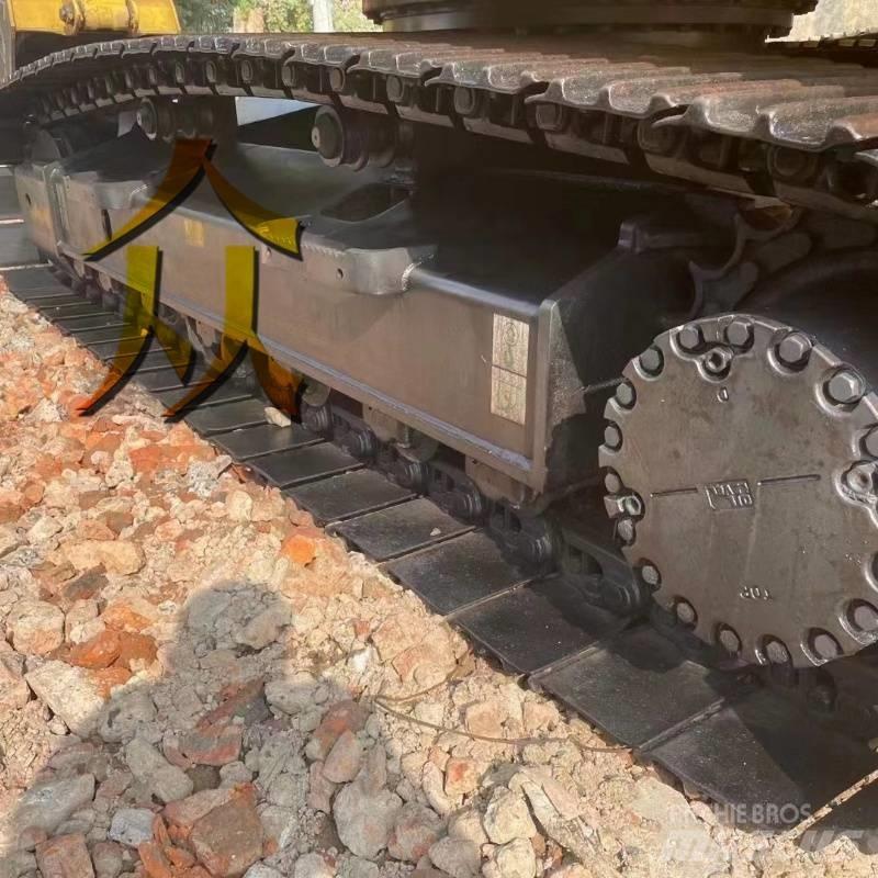 Komatsu PC 200 Gravemaskiner på larvebånd