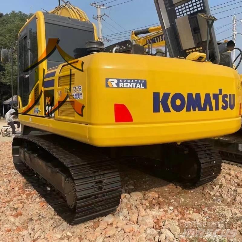 Komatsu PC 200 Gravemaskiner på larvebånd