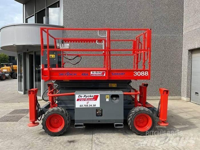 SkyJack SJ6832RT Saxlifte