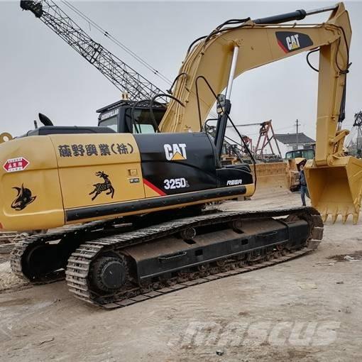 CAT 325DL Gravemaskiner på larvebånd