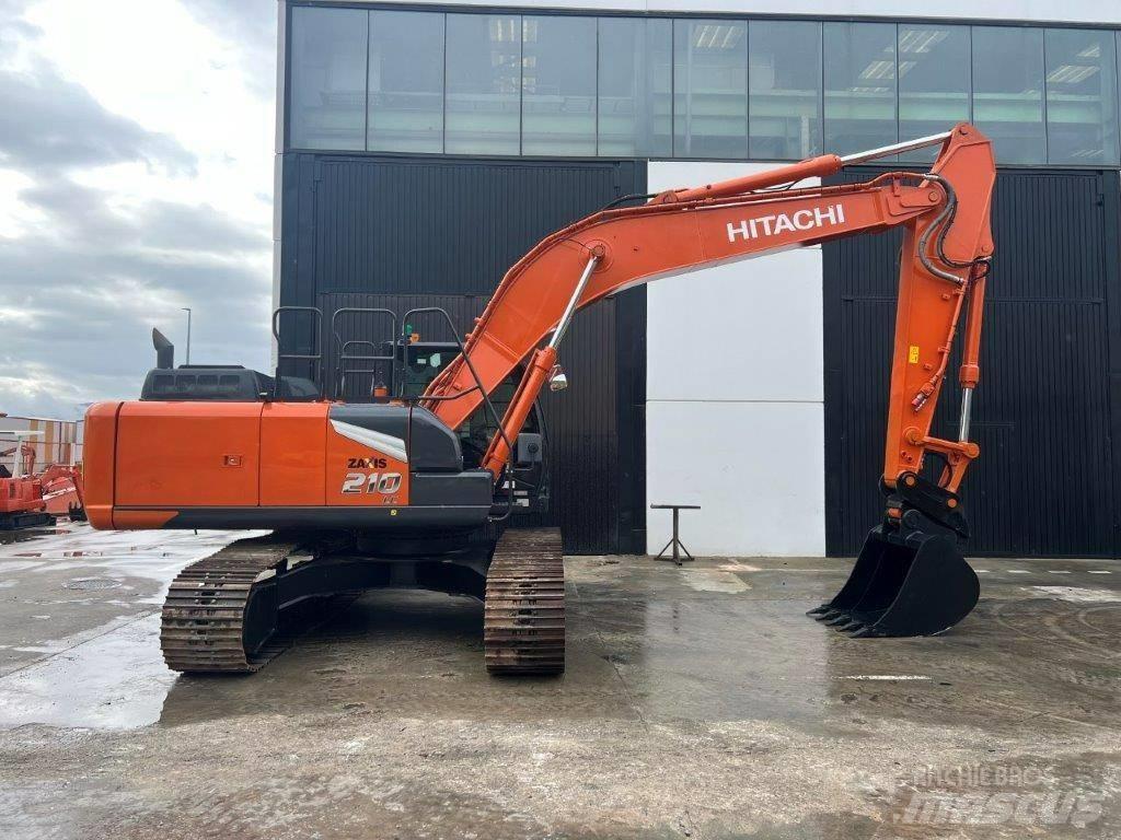 Hitachi ZX 210 LC Gravemaskiner på larvebånd