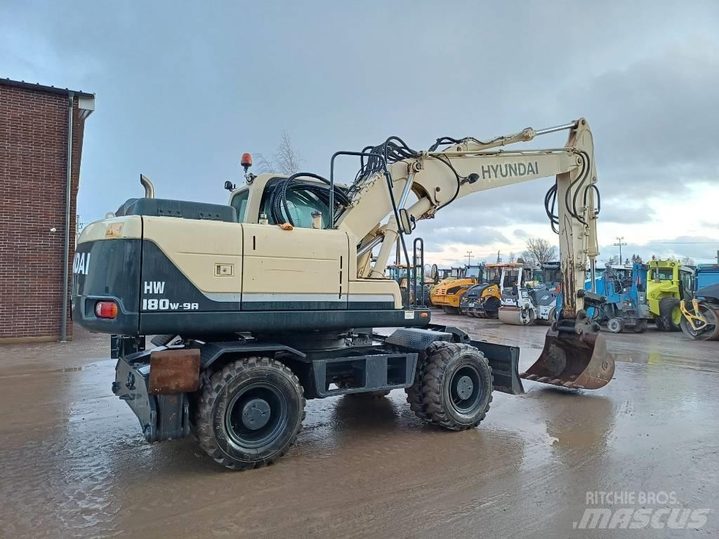 Hyundai HW 180 - 9A Gravemaskiner på hjul