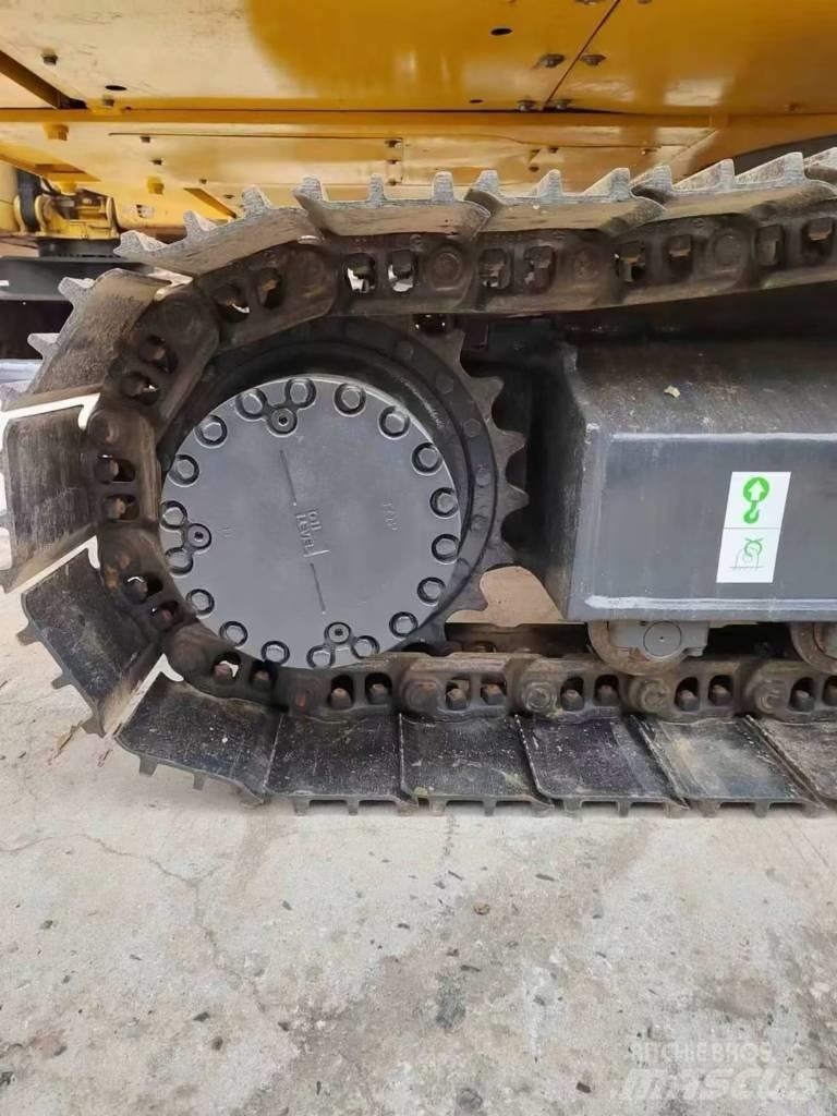 Komatsu PC 200-8 Gravemaskiner på larvebånd