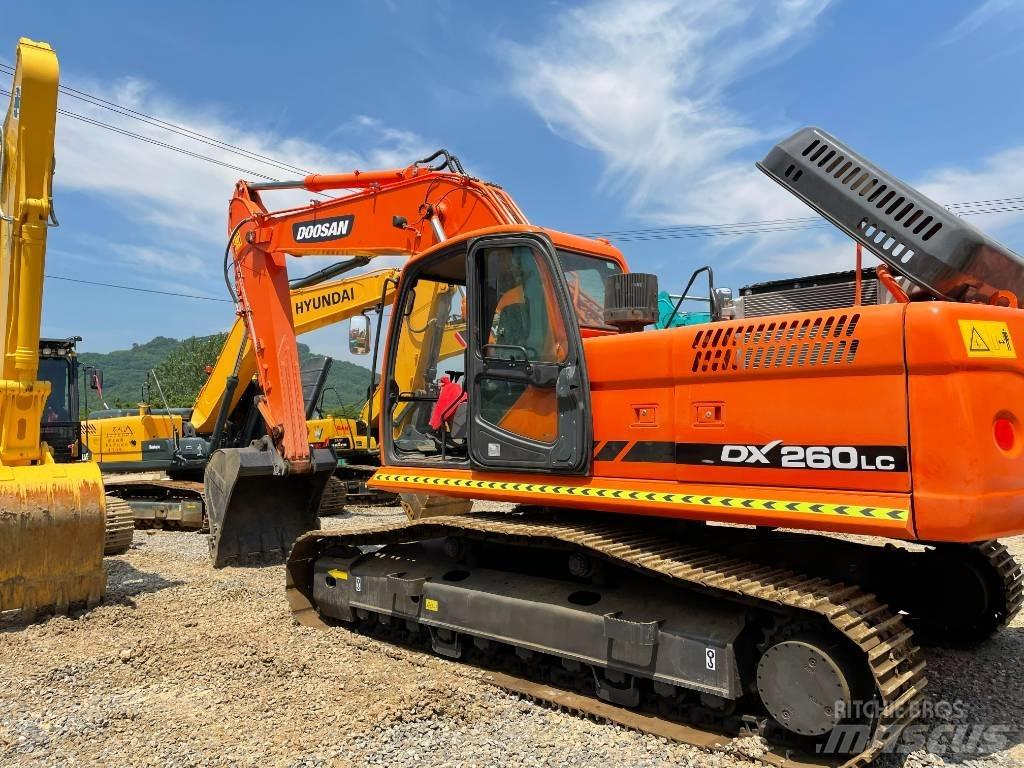 Doosan DX 260 Gravemaskiner på larvebånd