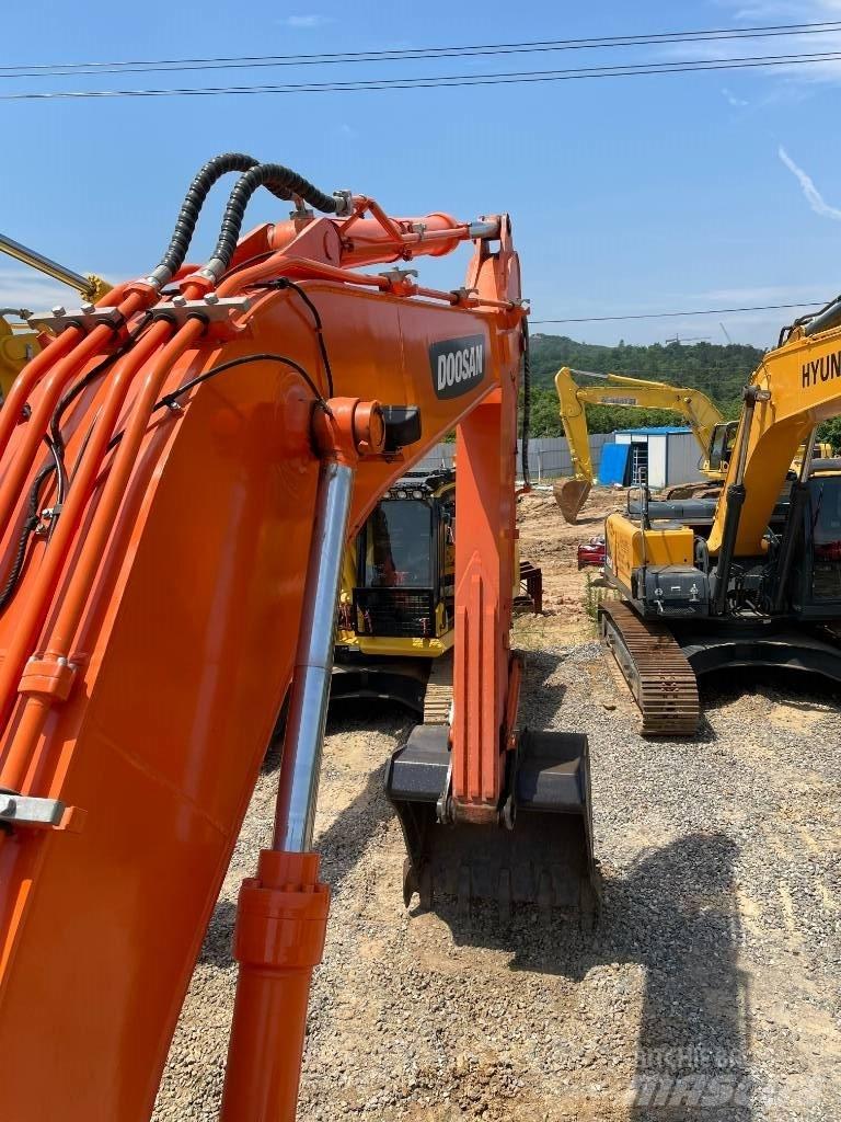 Doosan DX 260 Gravemaskiner på larvebånd