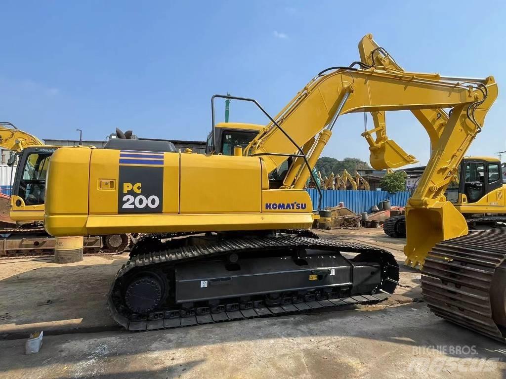 Komatsu PC 200-7 Gravemaskiner på larvebånd