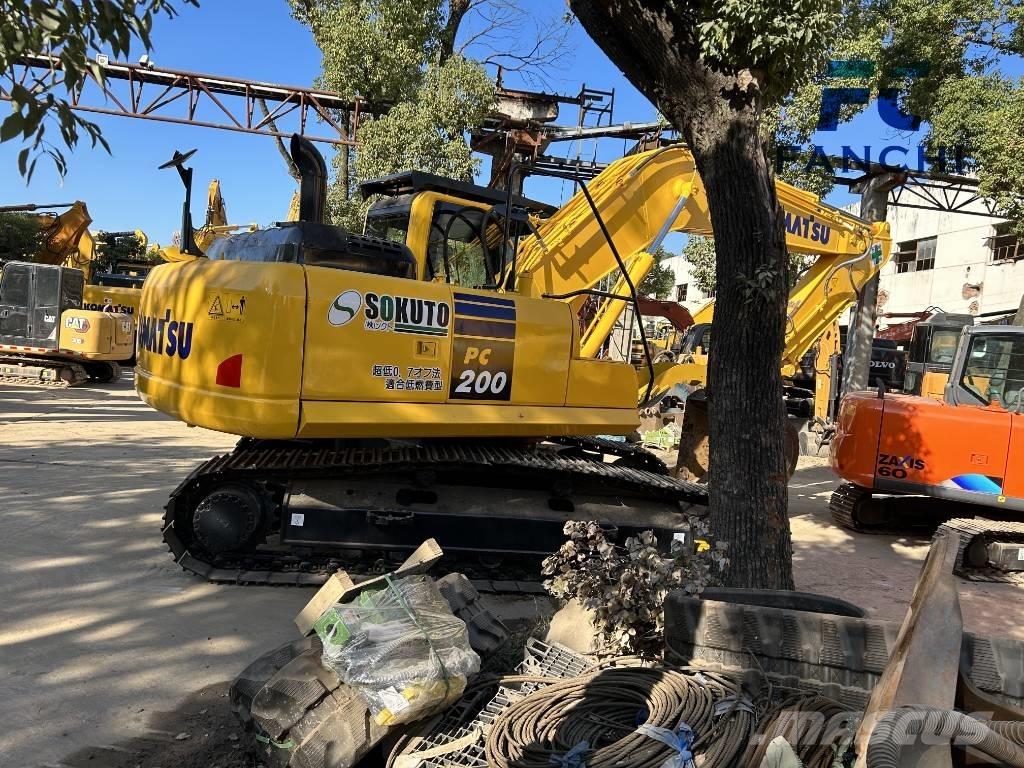 Komatsu PC 200 Gravemaskiner på larvebånd