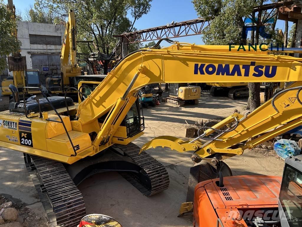 Komatsu PC 200 Gravemaskiner på larvebånd