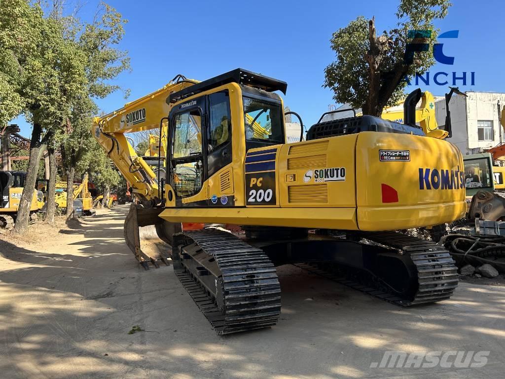 Komatsu PC 200 Gravemaskiner på larvebånd