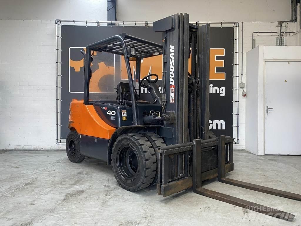 Doosan D40SC-5 Diesel gaffeltrucks