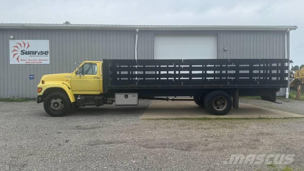 Ford F 700 Lastbil med lad/Flatbed