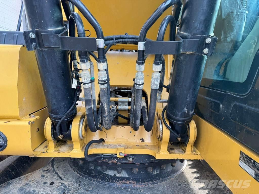 CAT 323 07A Gravemaskiner på larvebånd