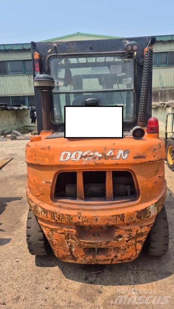 Doosan D 35 C-5 El gaffeltrucks