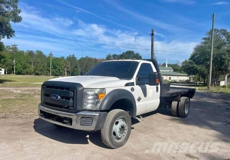 Ford F 550 Lastbil med lad/Flatbed