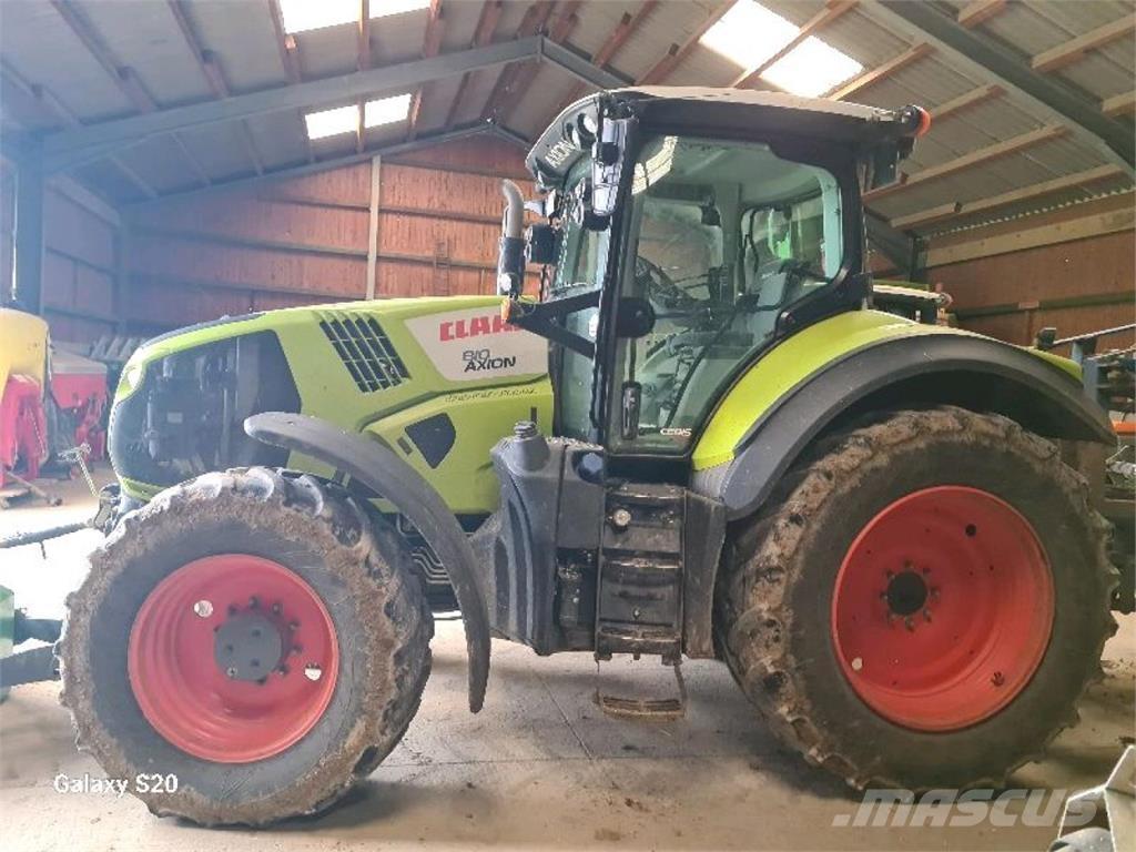 CLAAS Axion 810 Traktorer