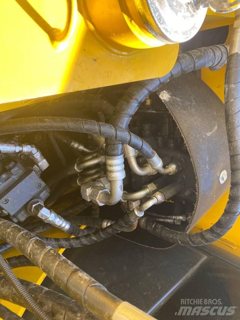Komatsu 70-8 Gravemaskiner på larvebånd