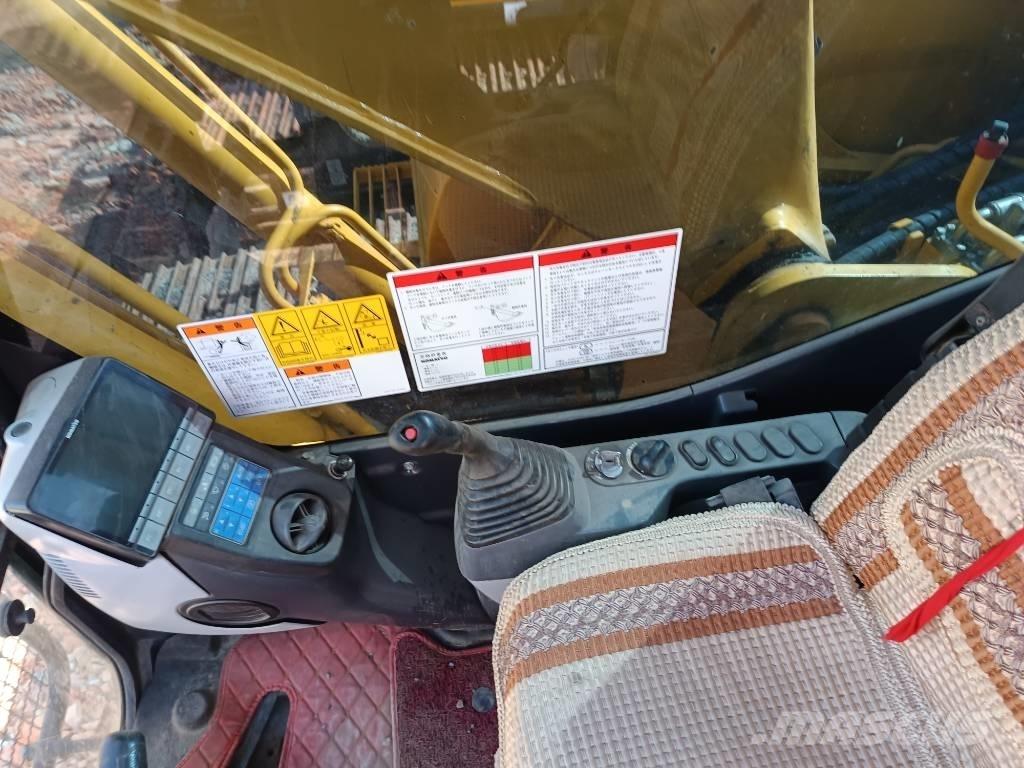 Komatsu PC 200 Gravemaskiner på larvebånd