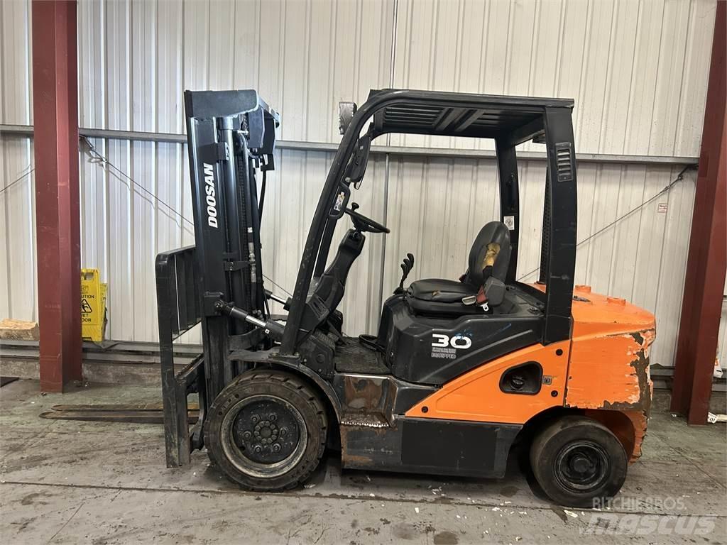 Doosan D30S-5 Diesel gaffeltrucks