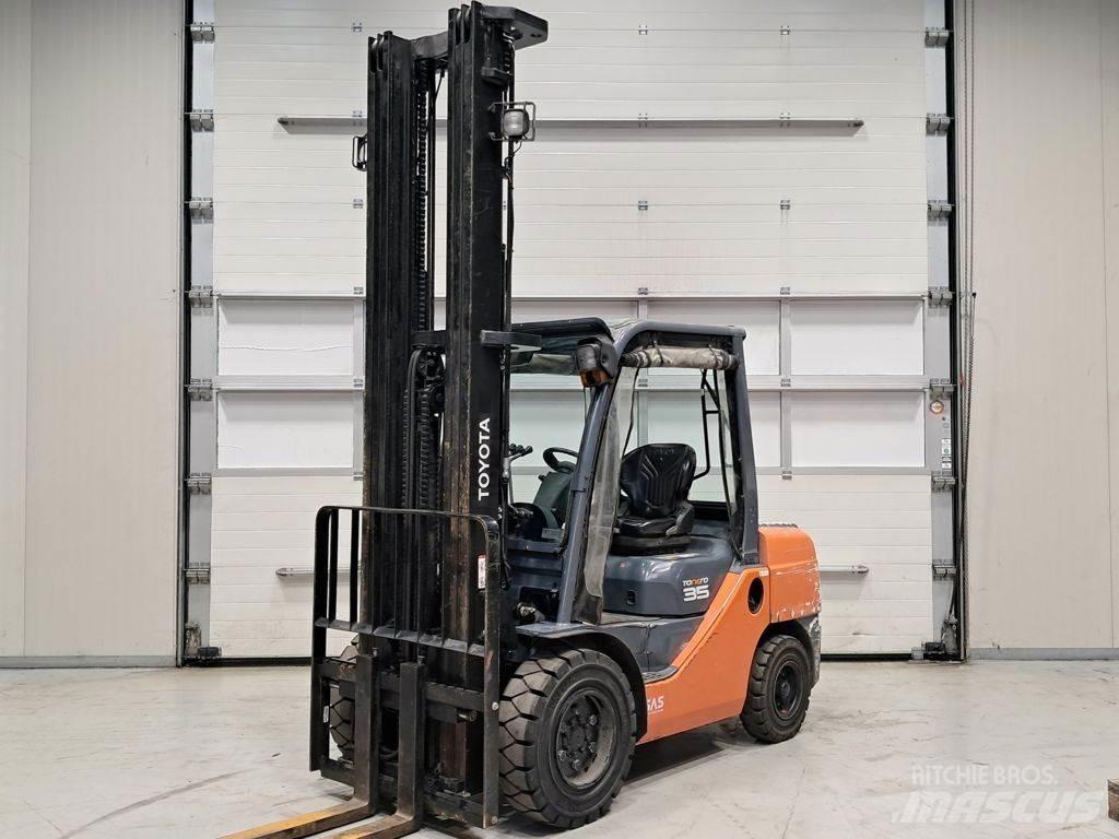 Toyota 02-8FDJF35 Diesel gaffeltrucks