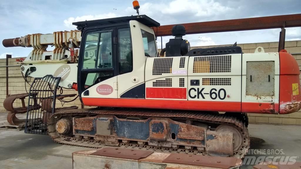 CAT 330C Gravemaskiner på larvebånd