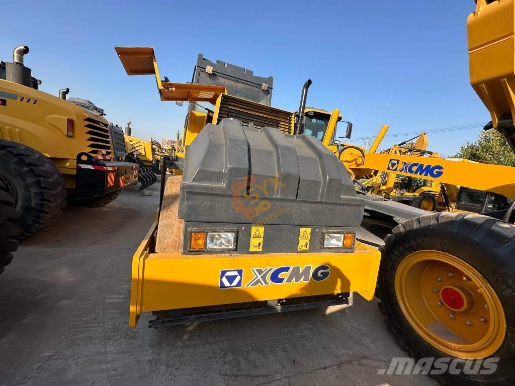 XCMG XD 103 Jordvibrationstromler