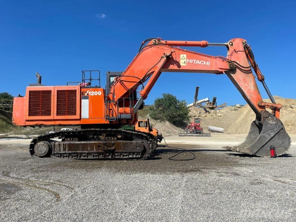 Hitachi EX 1200-6 Gravemaskiner på larvebånd