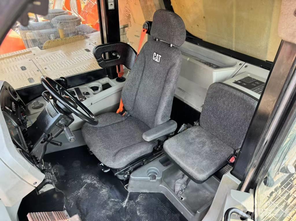 CAT 773 F Terrængående lastbiler