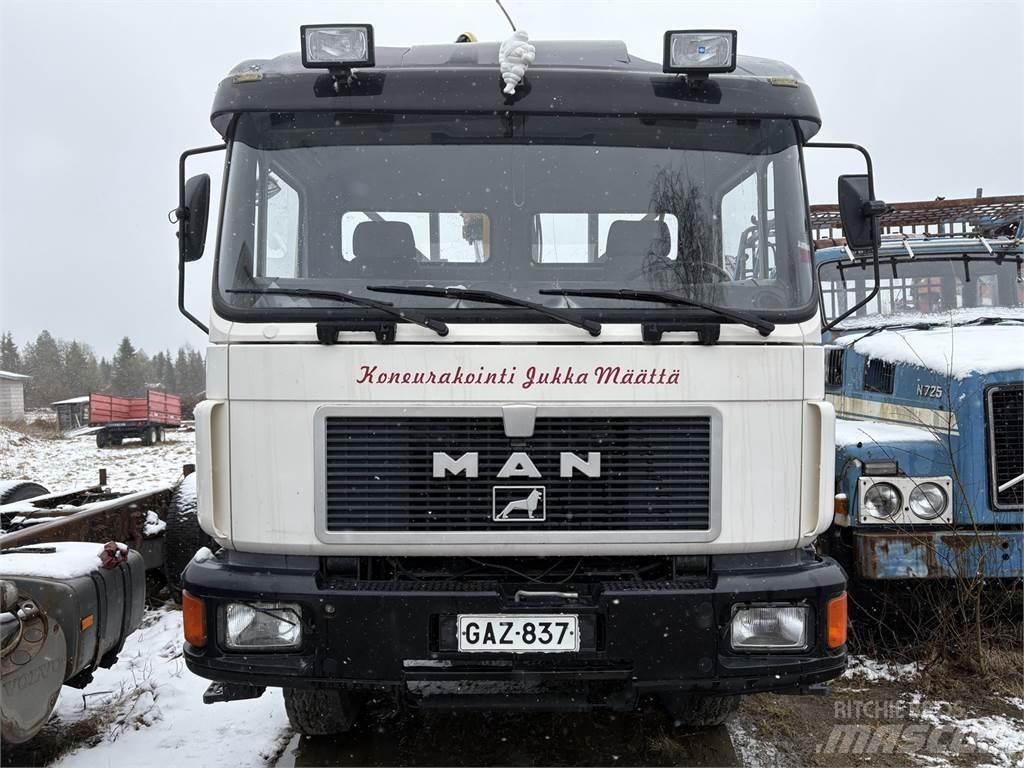 MAN 4*4 Lastbil med kran