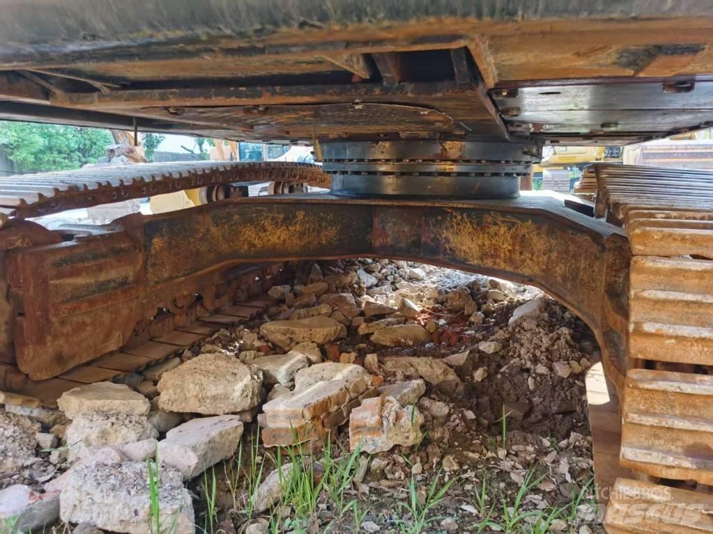 Hyundai 330LC-9s Gravemaskiner på larvebånd