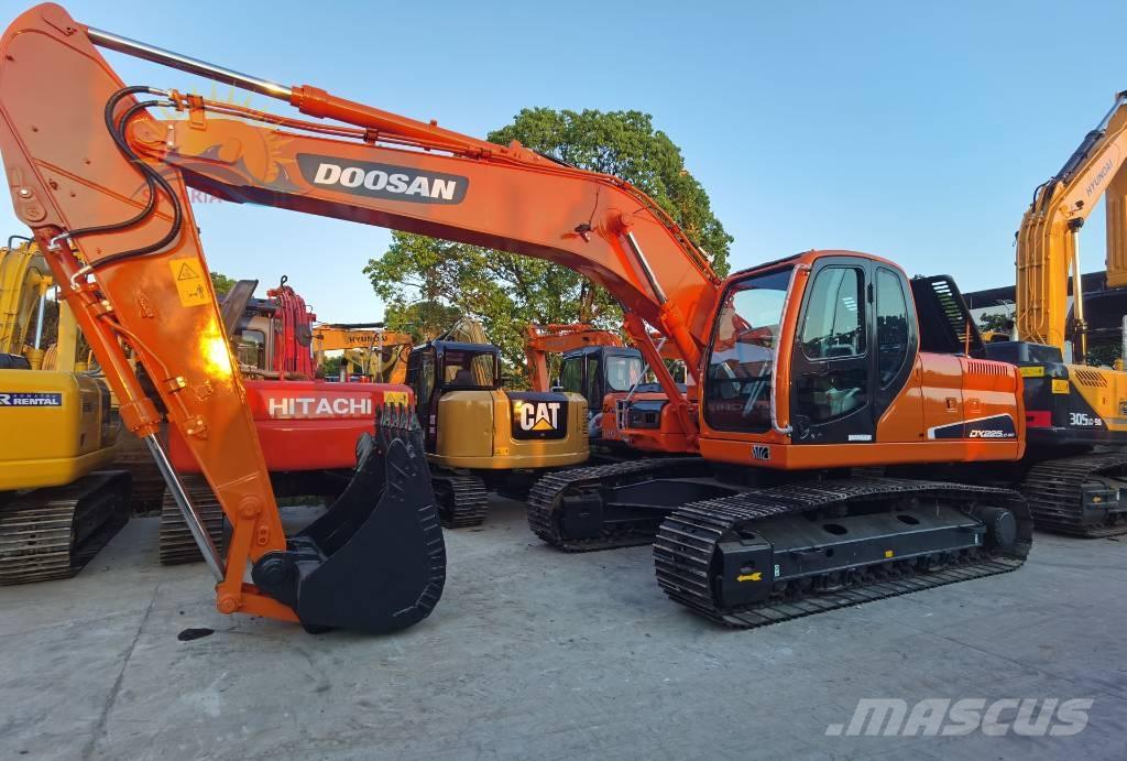 Doosan DX 225 LC Gravemaskiner på larvebånd