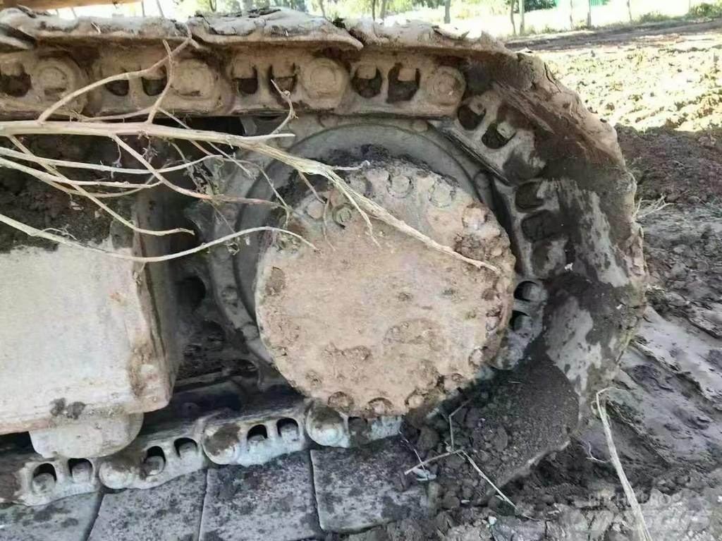 Komatsu PC 210 Gravemaskiner på larvebånd