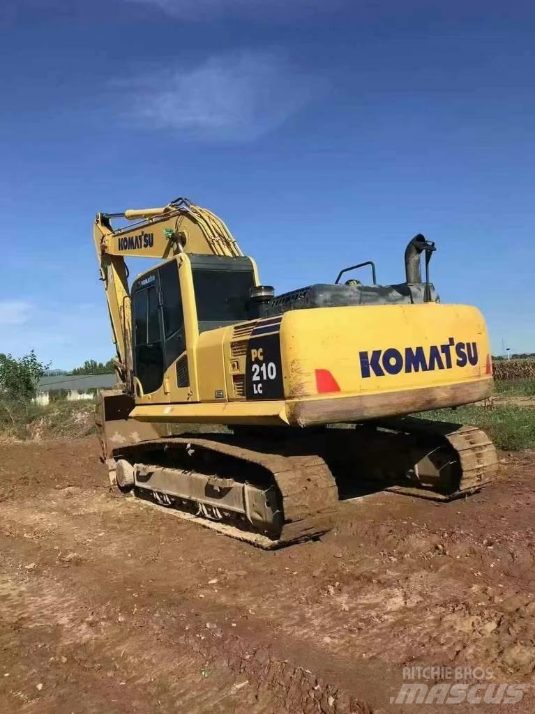 Komatsu PC 210 Gravemaskiner på larvebånd