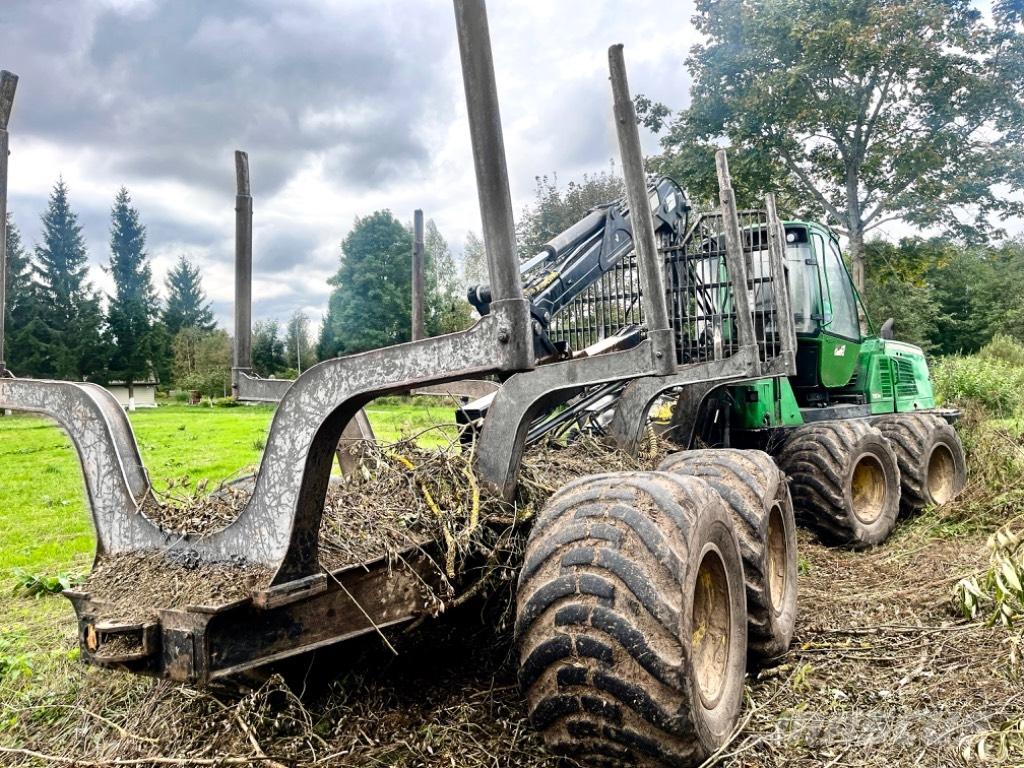 John Deere 1110 E Udkørselsmaskiner