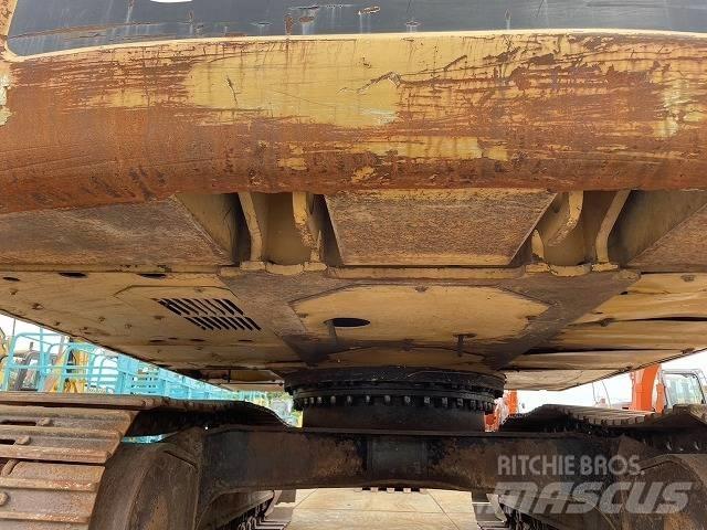 CAT 320D-E Gravemaskiner på larvebånd