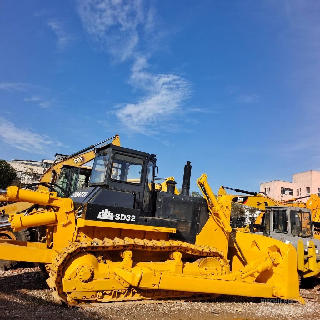 Shantui SD 32 Bulldozer på larvebånd
