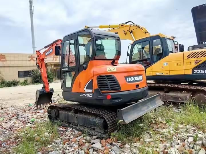 Doosan DX 60 Gravemaskiner på larvebånd